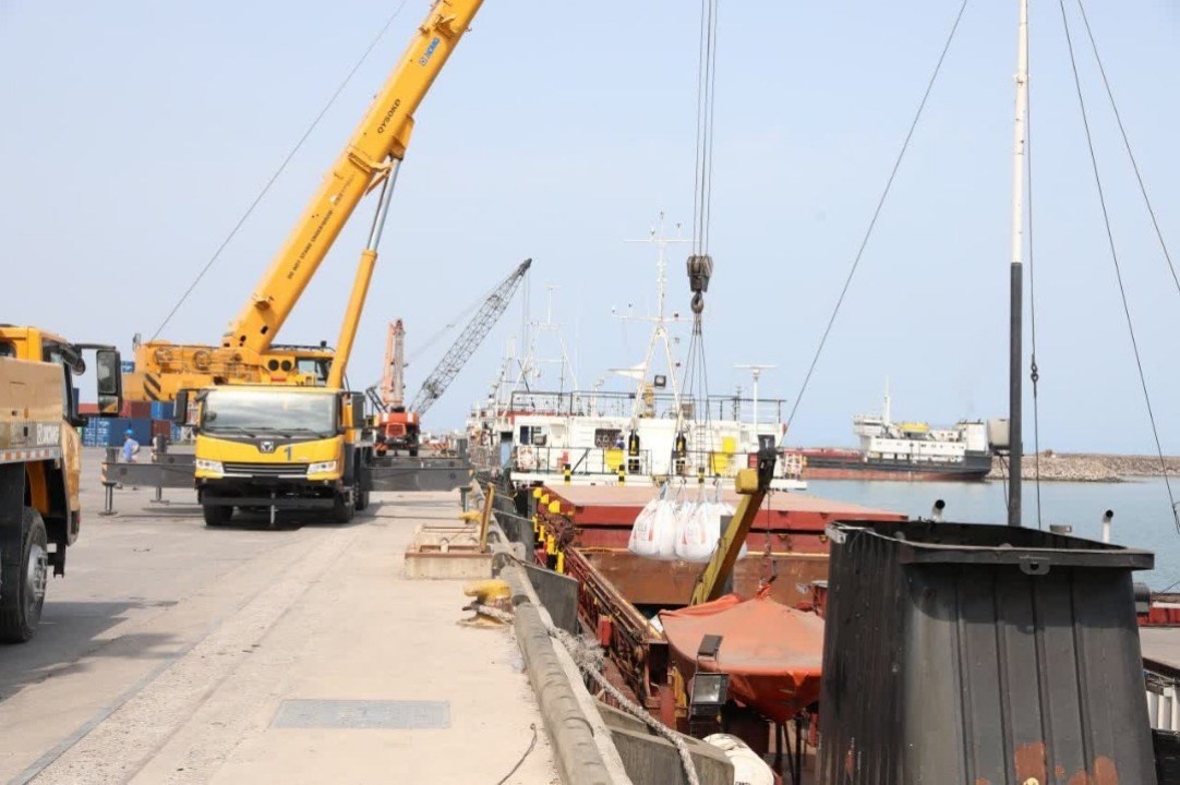 ركورد جدید تخلیه و بارگیری كشتی در مجتمع بندری كاسپین شكسته شد ركورد جدید تخلیه و بارگیری كشتی در مجتمع بندری كاسپین شكسته شد